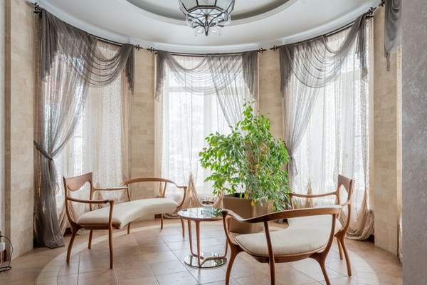 curved sofa living room trend