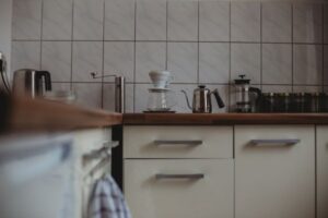 How to Organise Kitchen Cupboards for Daily Efficiency